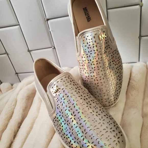 Michael Kors Shoes - Mk shoes nearly new size 5